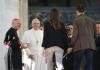 Lovers flock to St. Peter's for Valentine's meeting with pope